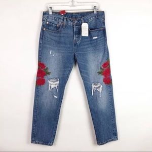 Levi’s 501  rose floral embroidered crop jeans ♥️